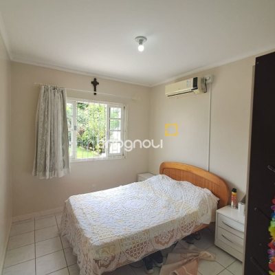 Casa com 140m², 4 quartos, 6 garagens, no bairro Ingleses em Florianópolis