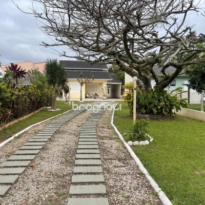 Casa com 140m², 4 quartos, 6 garagens, no bairro Ingleses em Florianópolis