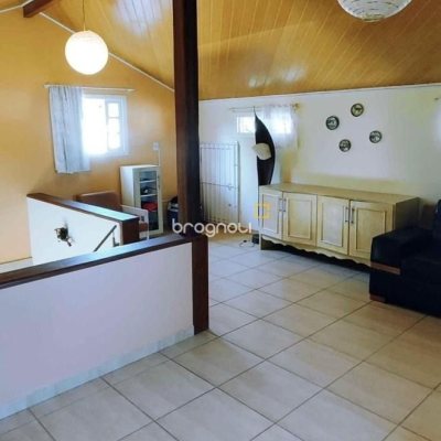 Casa com 140m², 4 quartos, 6 garagens, no bairro Ingleses em Florianópolis