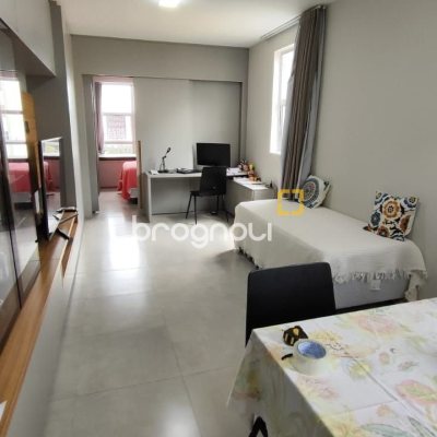 Studio com 47m², 1 quarto, 1 garagem, no bairro Centro em Florianópolis