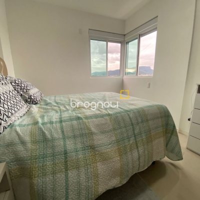 Apartamento com 75m², 2 quartos (sendo 1 suíte), 1 garagem, no bairro Centro em Palhoça