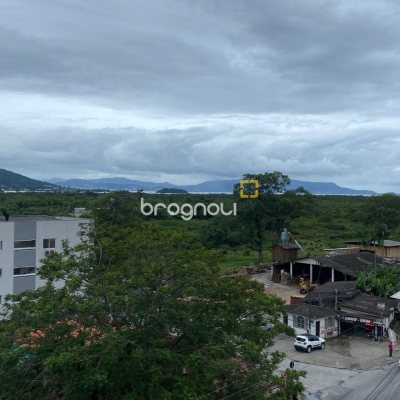 Apartamento com 75m², 2 quartos (sendo 1 suíte), 1 garagem, no bairro Centro em Palhoça