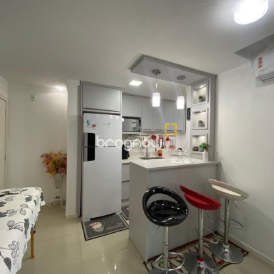 Apartamento com 75m², 2 quartos (sendo 1 suíte), 1 garagem, no bairro Centro em Palhoça