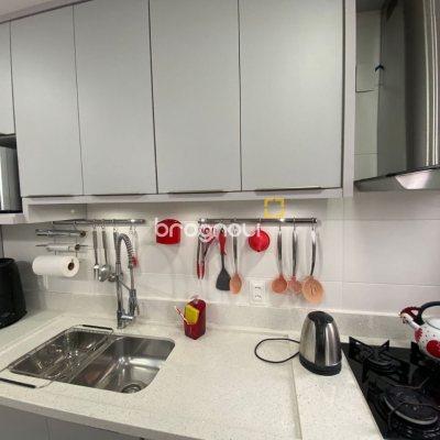 Apartamento com 75m², 2 quartos (sendo 1 suíte), 1 garagem, no bairro Centro em Palhoça