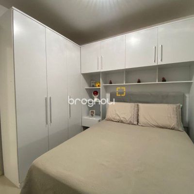 Apartamento com 75m², 2 quartos (sendo 1 suíte), 1 garagem, no bairro Centro em Palhoça