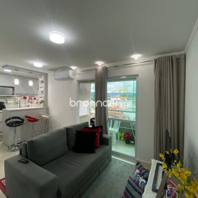 Apartamento com 75m², 2 quartos (sendo 1 suíte), 1 garagem, no bairro Centro em Palhoça