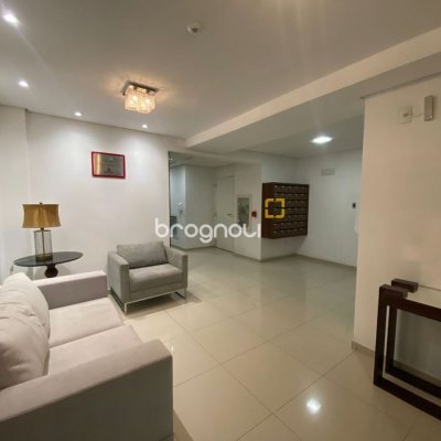 Apartamento com 75m², 2 quartos (sendo 1 suíte), 1 garagem, no bairro Centro em Palhoça