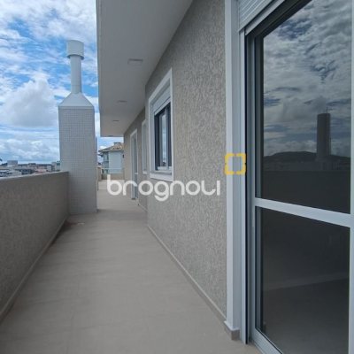 Cobertura com 196m², 3 quartos (sendo 1 suíte), 2 garagens, no bairro Ingleses em Florianópolis