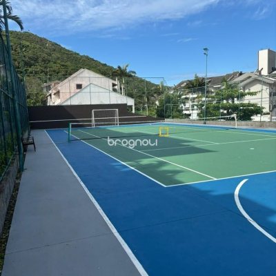 Apartamento com 76m², 3 quartos (sendo 1 suíte), 2 garagens, no bairro Praia Brava em Florianópolis