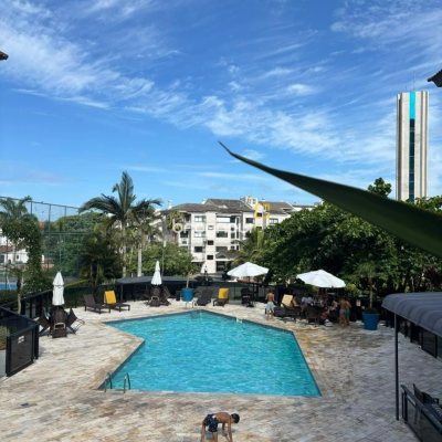Apartamento com 76m², 3 quartos (sendo 1 suíte), 2 garagens, no bairro Praia Brava em Florianópolis