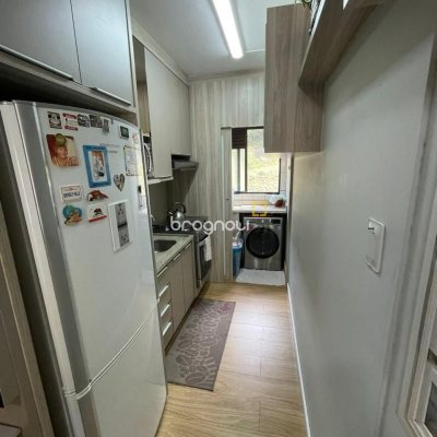 Apartamento com 76m², 3 quartos (sendo 1 suíte), 2 garagens, no bairro Praia Brava em Florianópolis