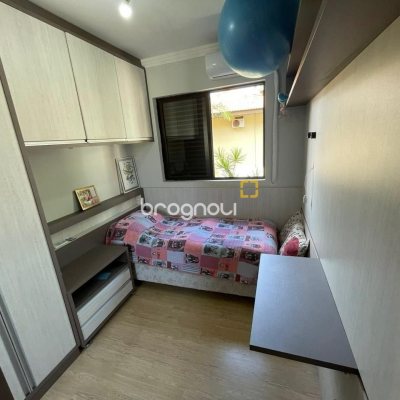 Apartamento com 76m², 3 quartos (sendo 1 suíte), 2 garagens, no bairro Praia Brava em Florianópolis
