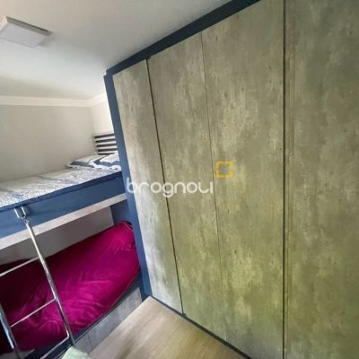 Apartamento com 76m², 3 quartos (sendo 1 suíte), 2 garagens, no bairro Praia Brava em Florianópolis