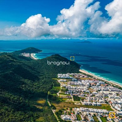 Apartamento com 76m², 3 quartos (sendo 1 suíte), 2 garagens, no bairro Praia Brava em Florianópolis