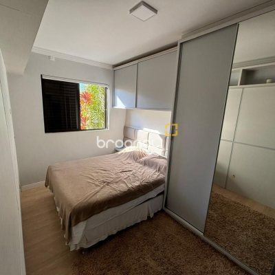 Apartamento com 76m², 3 quartos (sendo 1 suíte), 2 garagens, no bairro Praia Brava em Florianópolis