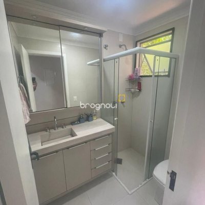 Apartamento com 76m², 3 quartos (sendo 1 suíte), 2 garagens, no bairro Praia Brava em Florianópolis