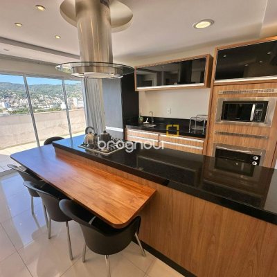 Cobertura com 118m², 3 quartos (sendo 1 suíte), 2 garagens, no bairro Trindade em Florianópolis