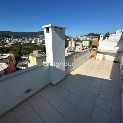 Cobertura com 118m², 3 quartos (sendo 1 suíte), 2 garagens, no bairro Trindade em Florianópolis