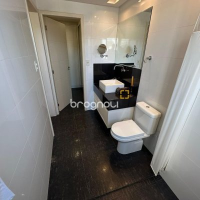 Cobertura com 118m², 3 quartos (sendo 1 suíte), 2 garagens, no bairro Trindade em Florianópolis