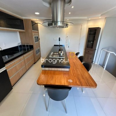 Cobertura com 118m², 3 quartos (sendo 1 suíte), 2 garagens, no bairro Trindade em Florianópolis