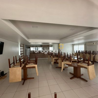 Cobertura com 118m², 3 quartos (sendo 1 suíte), 2 garagens, no bairro Trindade em Florianópolis