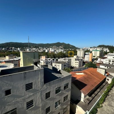 Cobertura com 118m², 3 quartos (sendo 1 suíte), 2 garagens, no bairro Trindade em Florianópolis