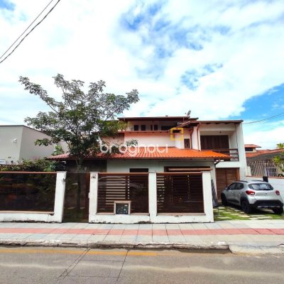 Casa com 389m², 6 quartos (sendo 2 suítes), 4 garagens, no bairro Nossa Senhora do Rosário em São José