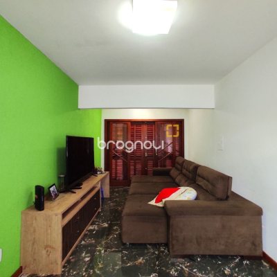 Casa com 389m², 6 quartos (sendo 2 suítes), 4 garagens, no bairro Nossa Senhora do Rosário em São José