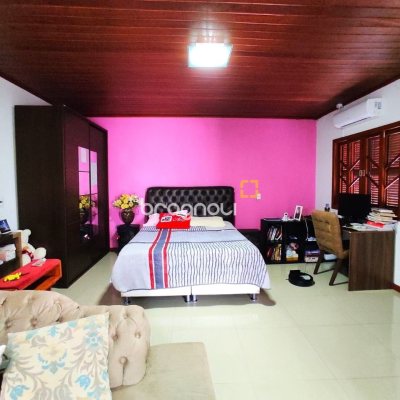 Casa com 389m², 6 quartos (sendo 2 suítes), 4 garagens, no bairro Nossa Senhora do Rosário em São José