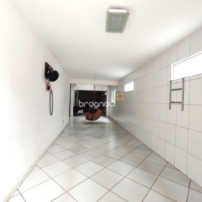 Casa com 389m², 6 quartos (sendo 2 suítes), 4 garagens, no bairro Nossa Senhora do Rosário em São José