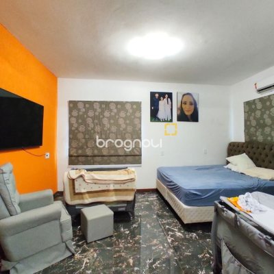 Casa com 389m², 6 quartos (sendo 2 suítes), 4 garagens, no bairro Nossa Senhora do Rosário em São José