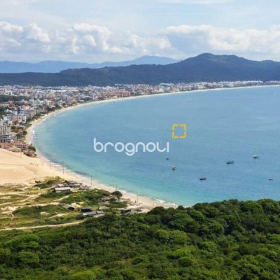 Apartamento com 184m², 4 quartos (sendo 3 suítes), 2 garagens, no bairro Ingleses em Florianópolis