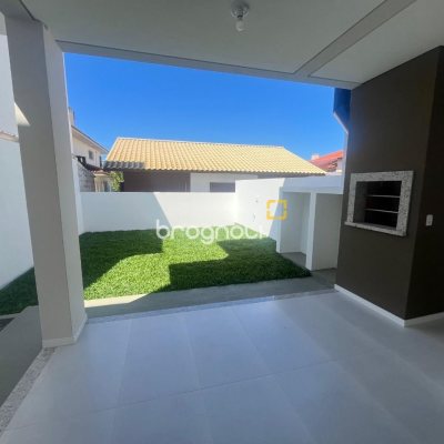 Casa com 150m², 3 quartos (sendo 1 suíte), 2 garagens, no bairro Carianos em Florianópolis