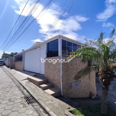 Casa com 563m², 2 garagens, no bairro Ingleses em Florianópolis