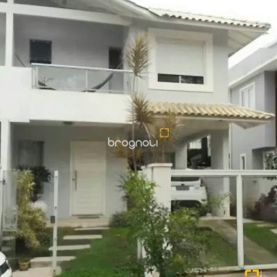 Casa com 150m², 4 quartos (sendo 2 suítes), 2 garagens, no bairro Canasvieiras em Florianópolis