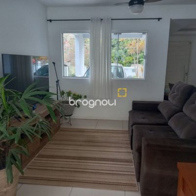 Casa com 150m², 4 quartos (sendo 2 suítes), 2 garagens, no bairro Canasvieiras em Florianópolis