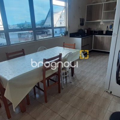 Prédio com 750m², 1 garagem, no bairro Ponte do Imaruim em Palhoça