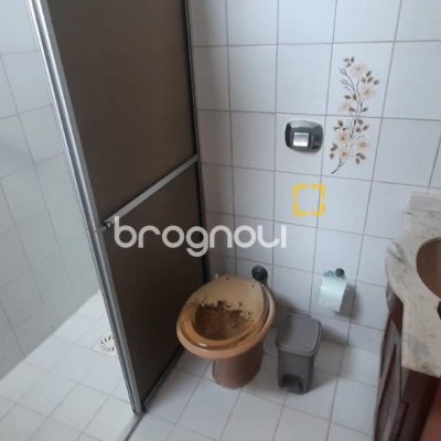 Prédio com 750m², 1 garagem, no bairro Ponte do Imaruim em Palhoça
