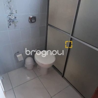 Prédio com 750m², 1 garagem, no bairro Ponte do Imaruim em Palhoça