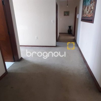 Prédio com 750m², 1 garagem, no bairro Ponte do Imaruim em Palhoça