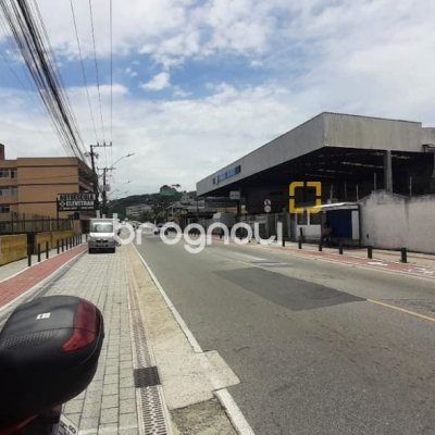 Prédio com 750m², 1 garagem, no bairro Ponte do Imaruim em Palhoça