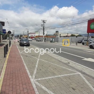 Prédio com 750m², 1 garagem, no bairro Ponte do Imaruim em Palhoça