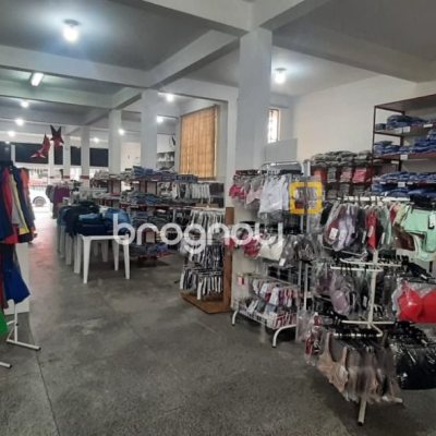 Prédio com 750m², 1 garagem, no bairro Ponte do Imaruim em Palhoça