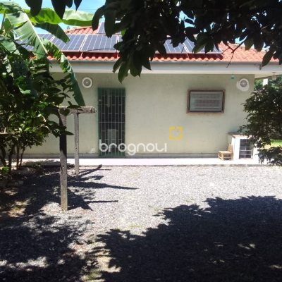 Casa com 125m², 3 quartos, 5 garagens, no bairro Tapera da Base em Florianópolis
