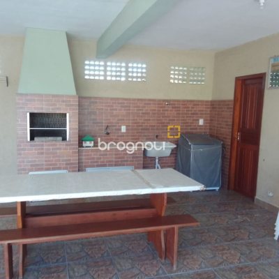 Casa com 125m², 3 quartos, 5 garagens, no bairro Tapera da Base em Florianópolis
