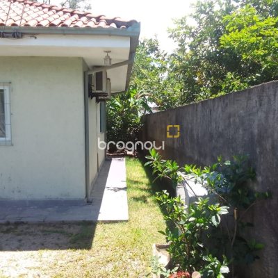 Casa com 125m², 3 quartos, 5 garagens, no bairro Tapera da Base em Florianópolis