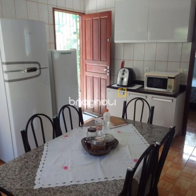Casa com 125m², 3 quartos, 5 garagens, no bairro Tapera da Base em Florianópolis
