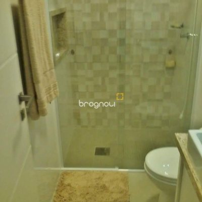 Apartamento com 66m², 2 quartos (sendo 1 suíte), 1 garagem, no bairro Canasvieiras em Florianópolis