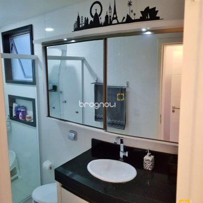 Apartamento com 66m², 2 quartos (sendo 1 suíte), 1 garagem, no bairro Canasvieiras em Florianópolis