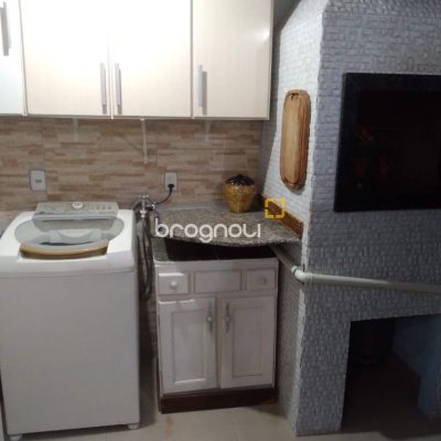 Casa com 100m², 2 quartos, 1 garagem, no bairro São João do Rio Vermelho em Florianópolis